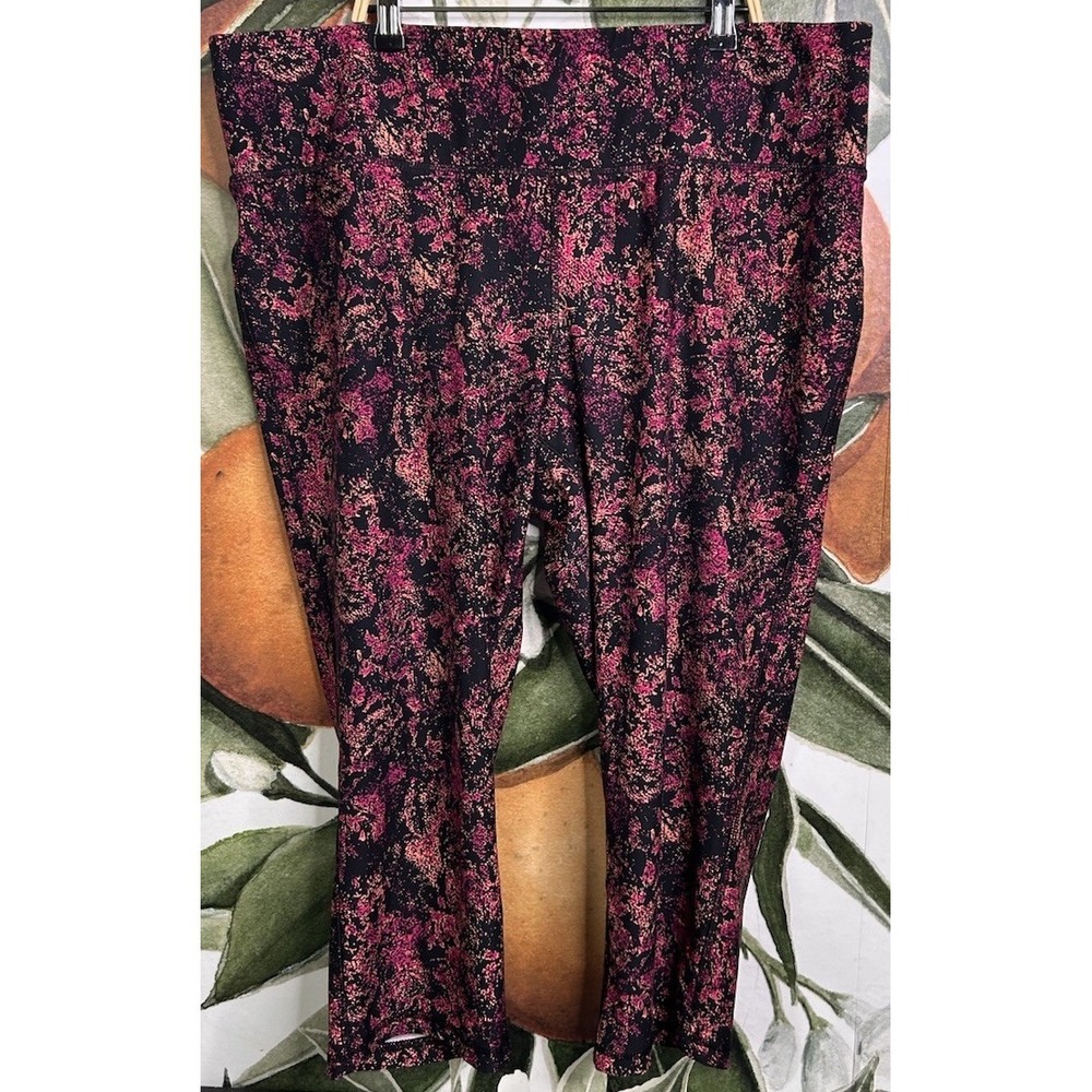 Livi Size 22/24 Cropped Printed Leggings Athletic Work Out Pink